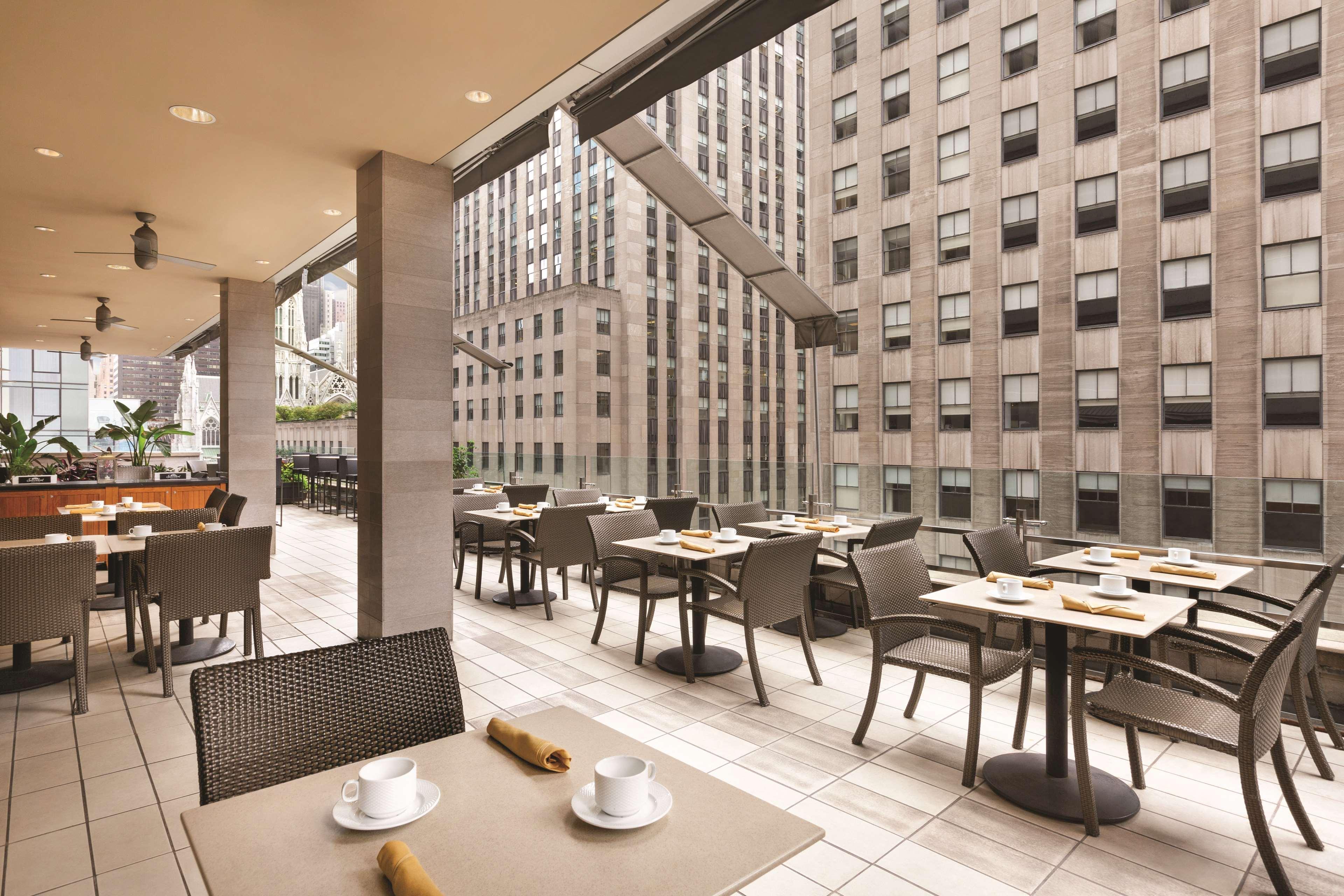 Doubletree By Hilton New York Midtown Fifth Ave Hotel Bagian luar foto